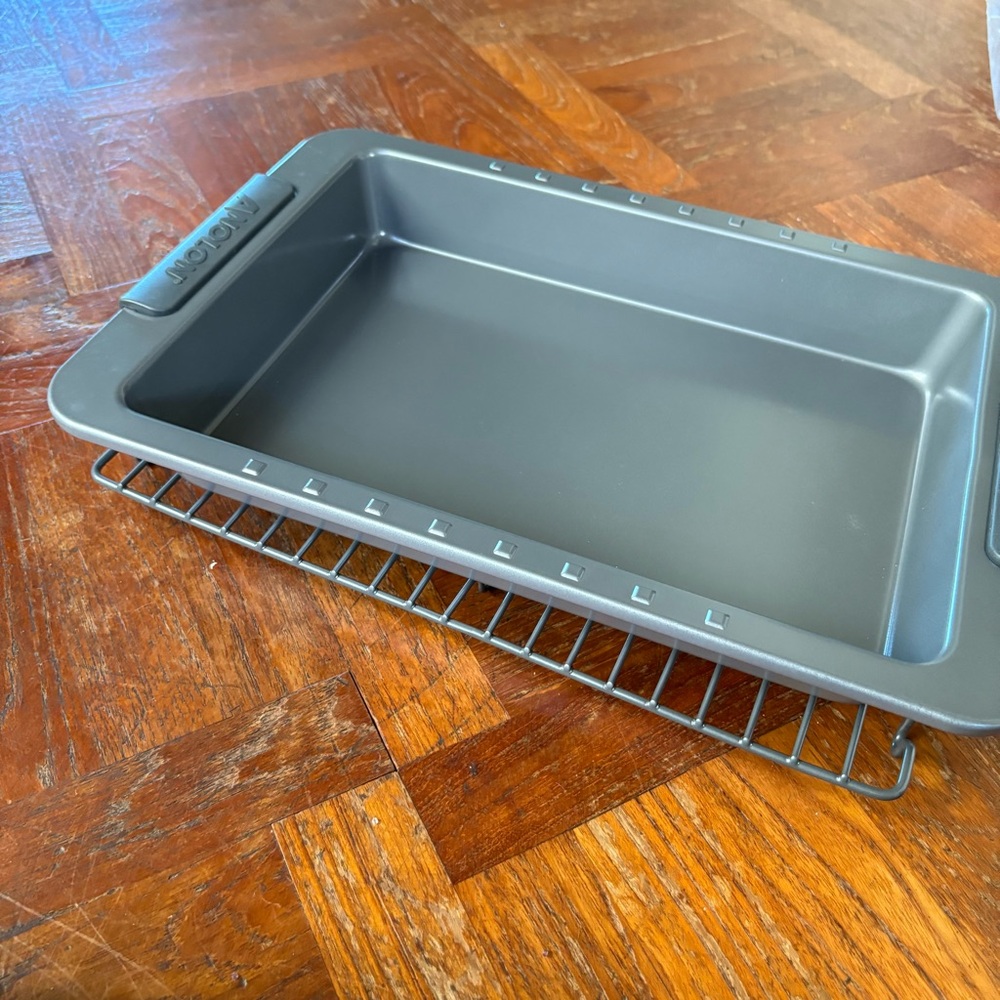 Anolon nonstick premium Gray 9x13” pan - Picture 11 of 13